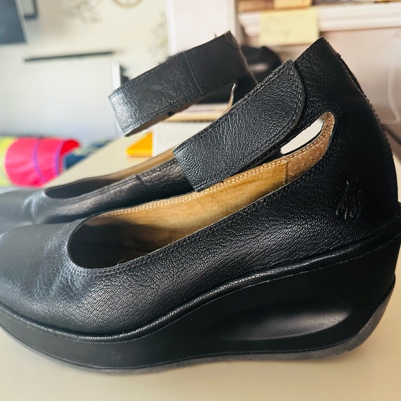 90% perfect Fly London - Picture 3 of 6